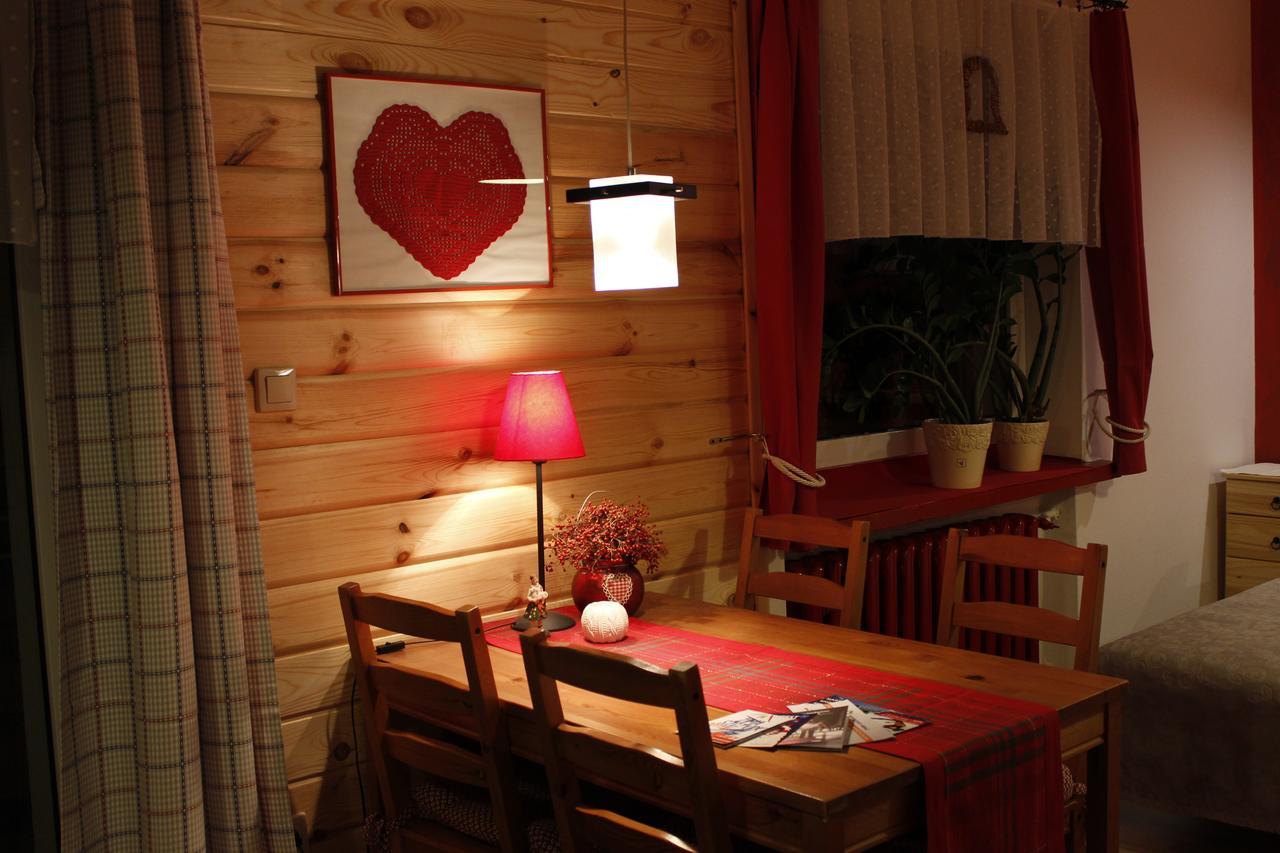 Willa Pod Aniolem - Pokoje Goscinne & Apartamenty Z Widokiem Na Gory Szczyrk Exteriör bild