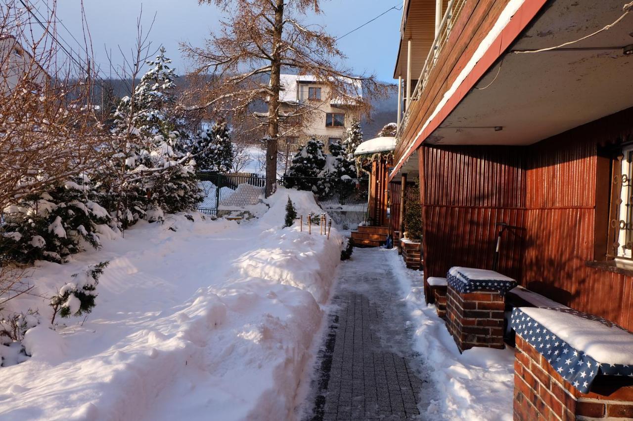 Willa Pod Aniolem - Pokoje Goscinne & Apartamenty Z Widokiem Na Gory Szczyrk Exteriör bild